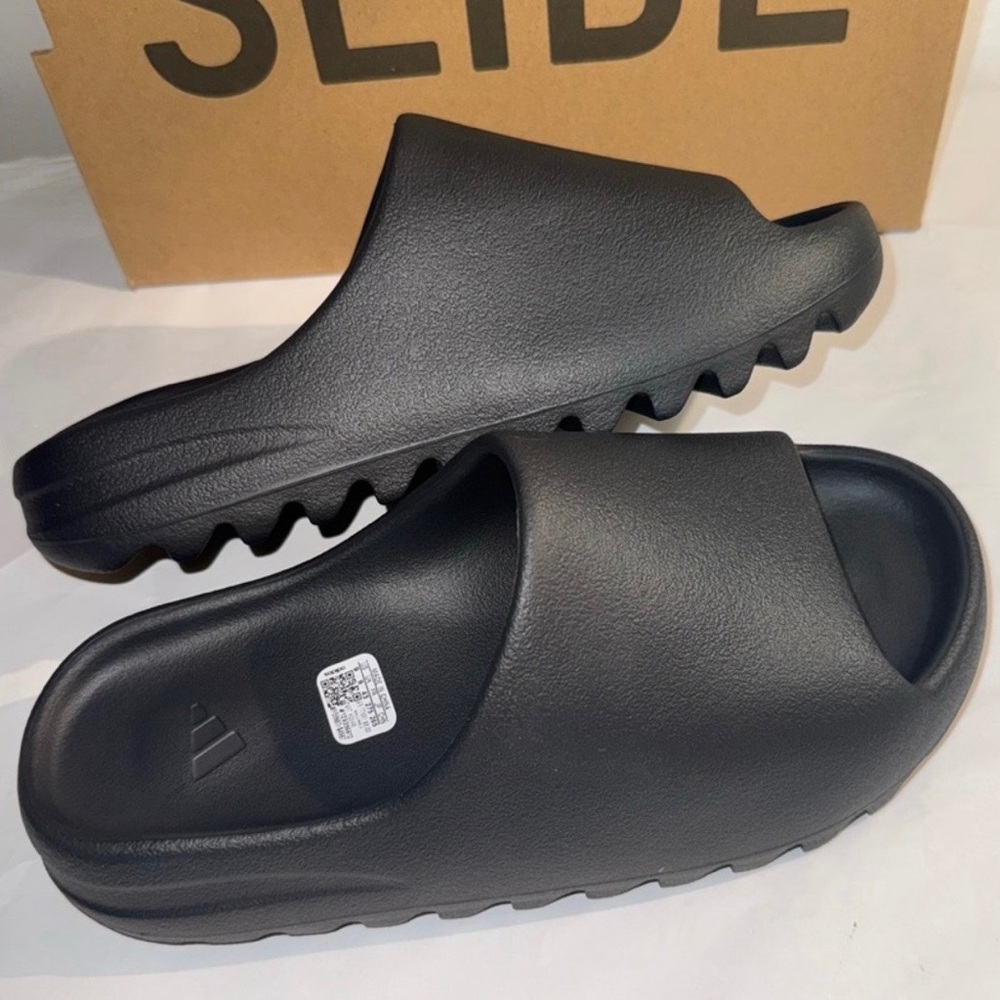 NEW Adidas Yeezy Onyx Black slides men’s size 7 sandals - Picture 3 of 4